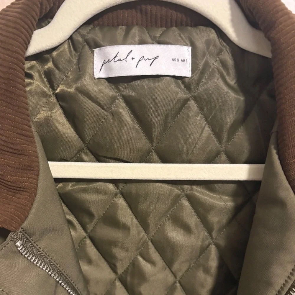 Petal + Pup Women's Green Hartley Barn Jacket | Small - Picture 5 of 7